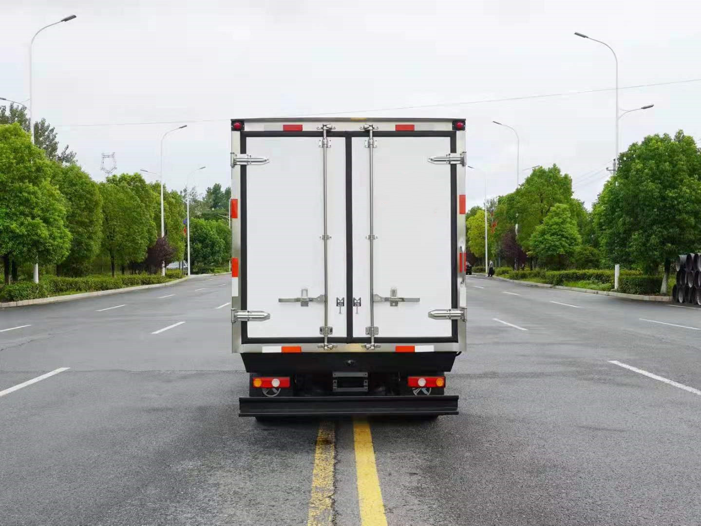 凱馬銳航純電動(dòng)冷藏車