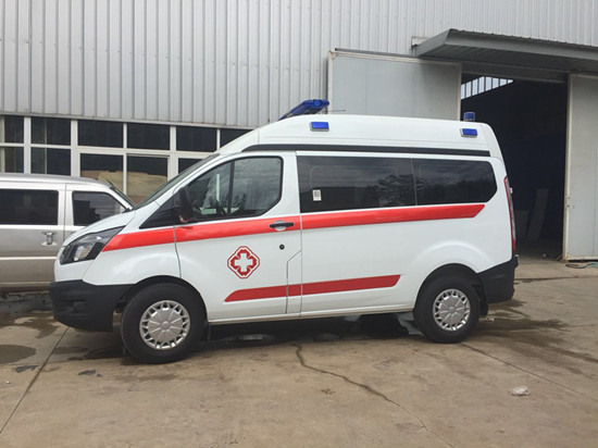 國六福特新全順V362中軸汽油版救護(hù)車